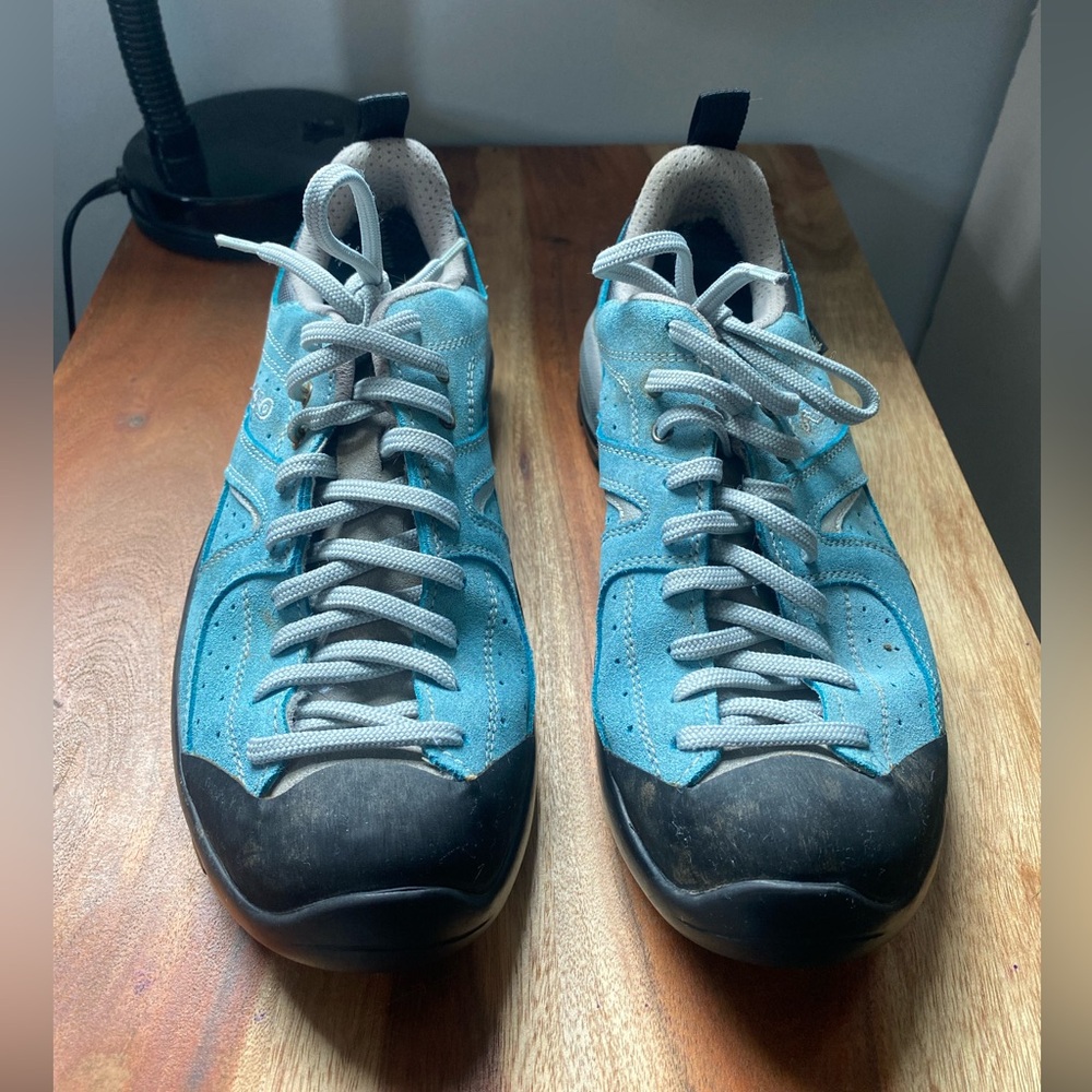 Womens Size 7 Asolo hiking shoes. Worn twice!!!